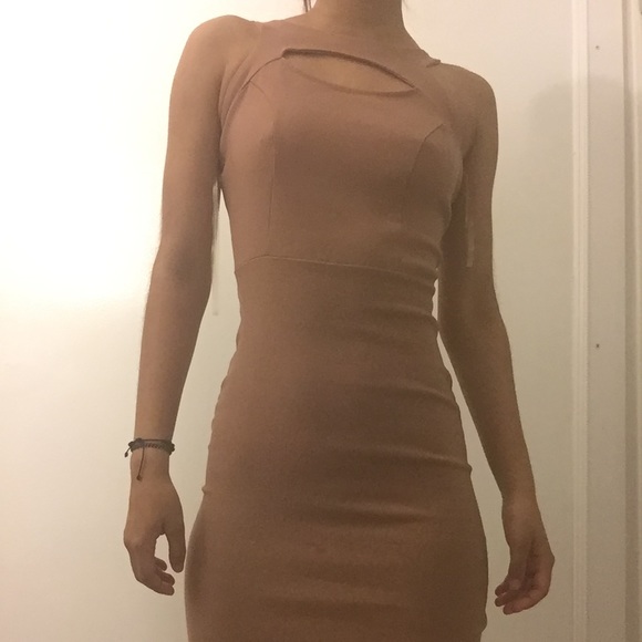 Dress - Picture 3 of 3